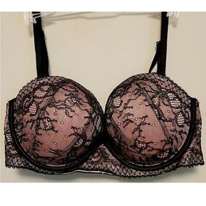 ⭕️ Victoria’s Secret Multi-way Push Up Strapless Bra